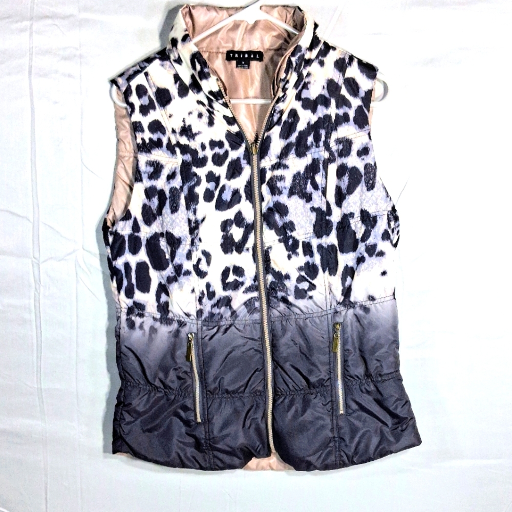 Amazing Women's M Tribal Animal Print Reversible Lightweight Puffer Vest